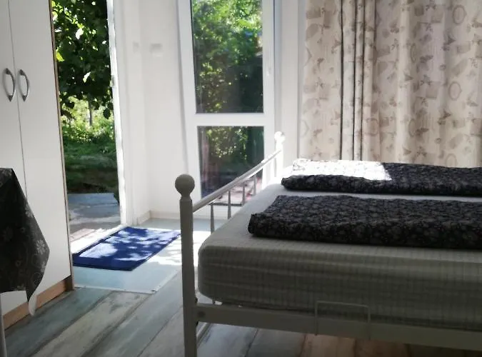 Summer Fani Nyaraló